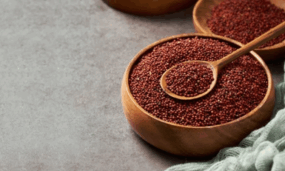 Bowl of Ragi porridge with fresh fruits for weight loss